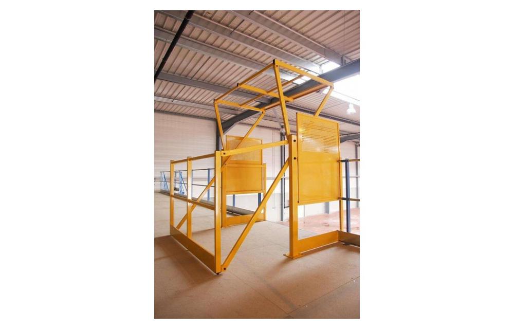 Sas de scurit avec protections latrales