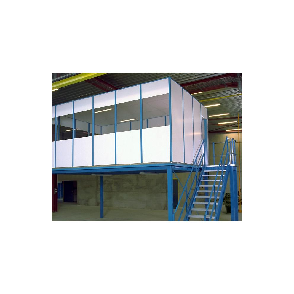 Plateforme industrielle avec bureaux